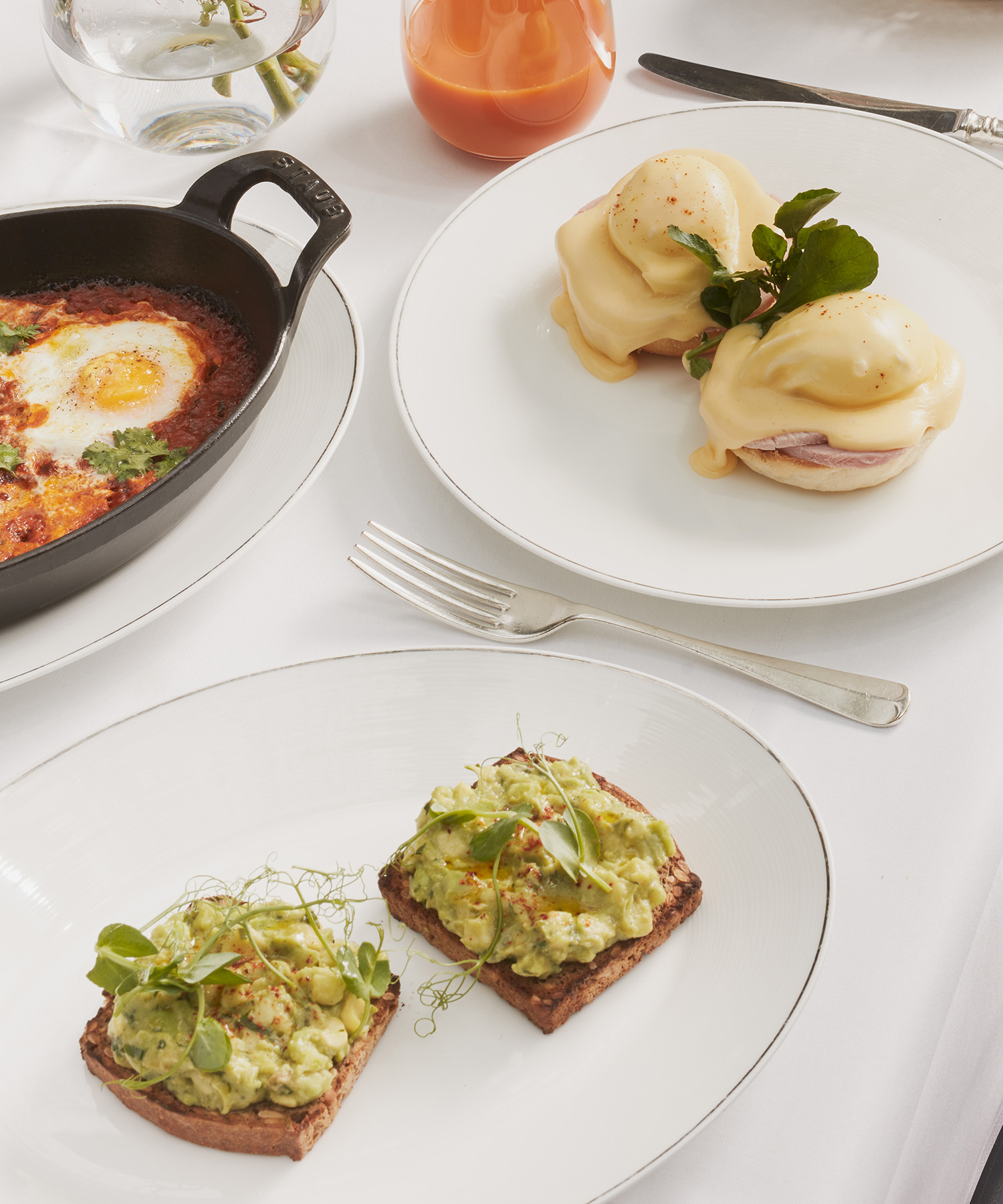 Eggs bennedict and smashed avo